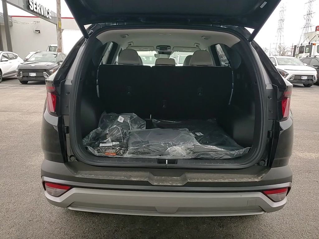 Vehicle image 11 of 23