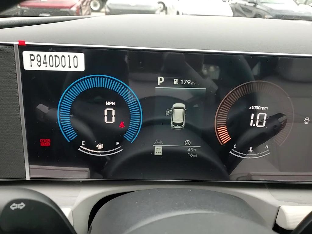 Vehicle image 16 of 23