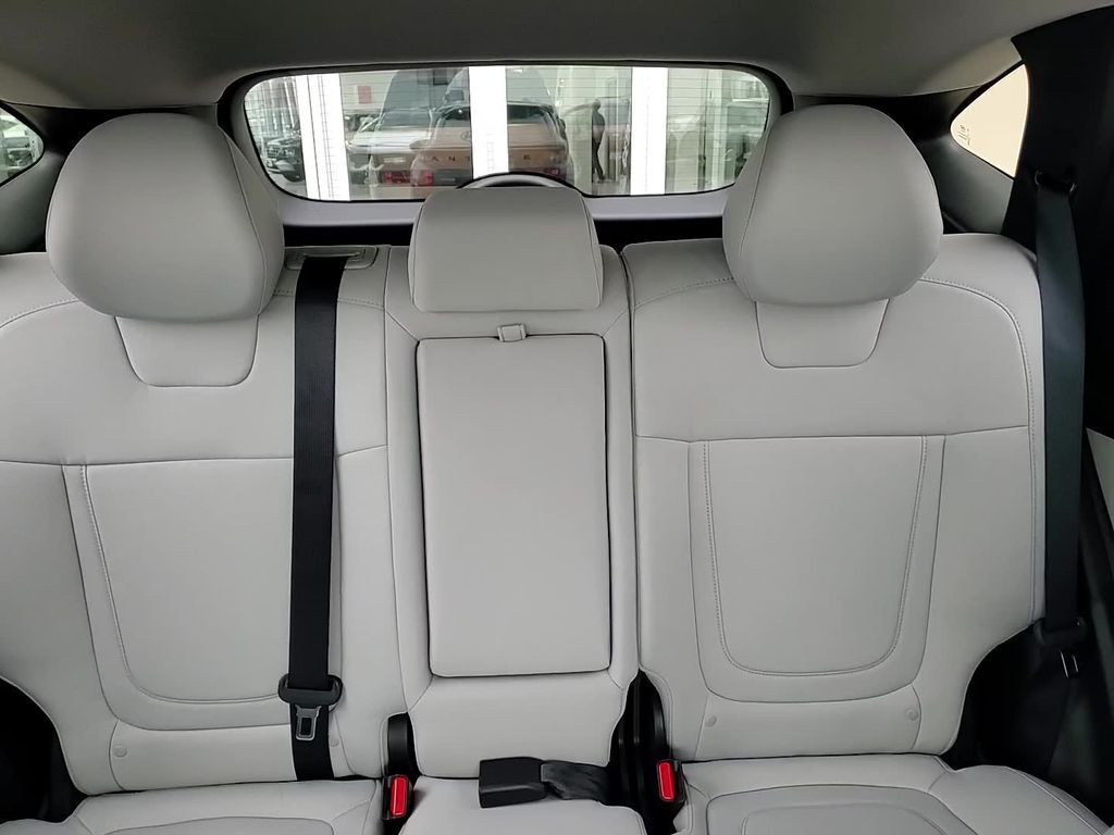 Vehicle image 12 of 23