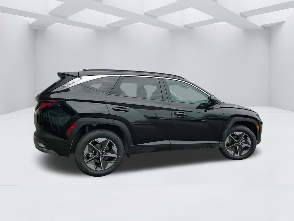 Vehicle image 7 of 23
