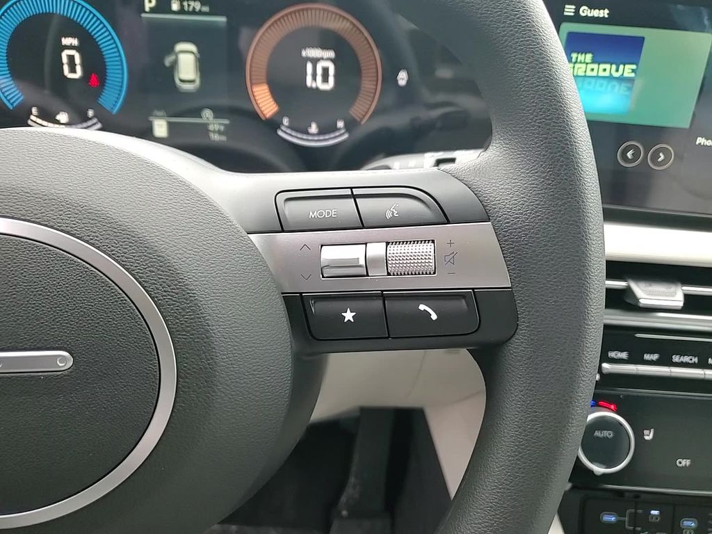 Vehicle image 15 of 23