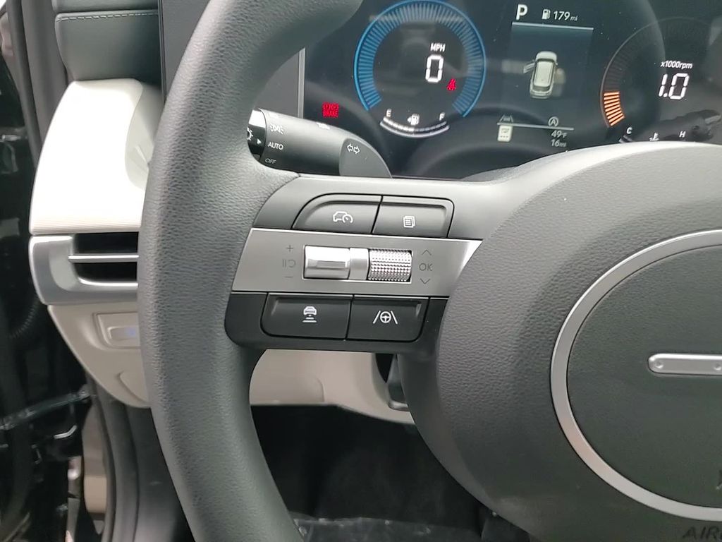 Vehicle image 14 of 23