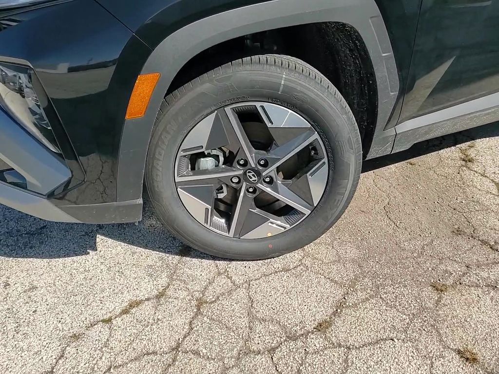 Vehicle image 10 of 24