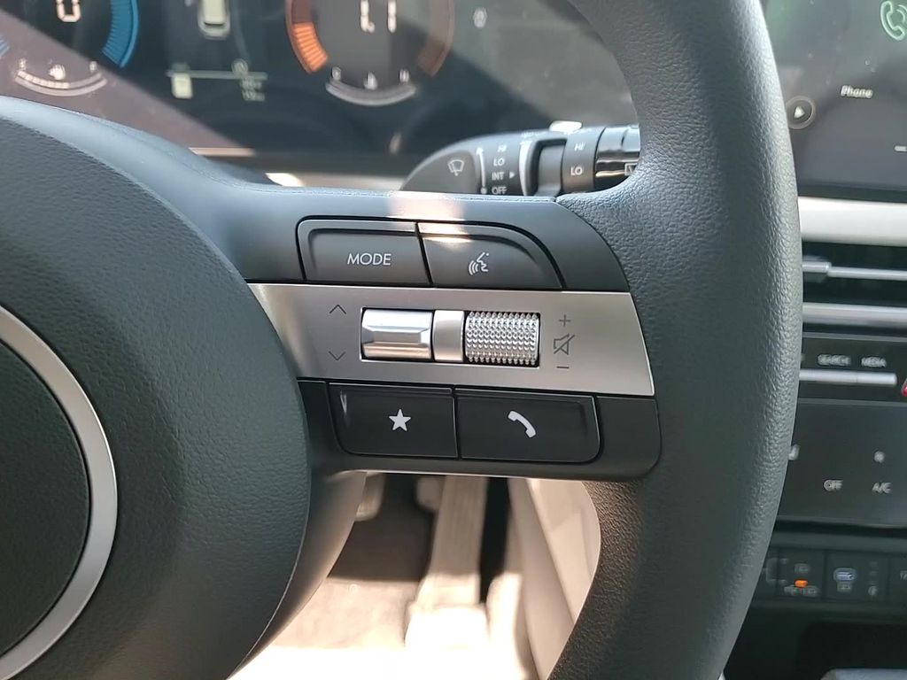 Vehicle image 23 of 24