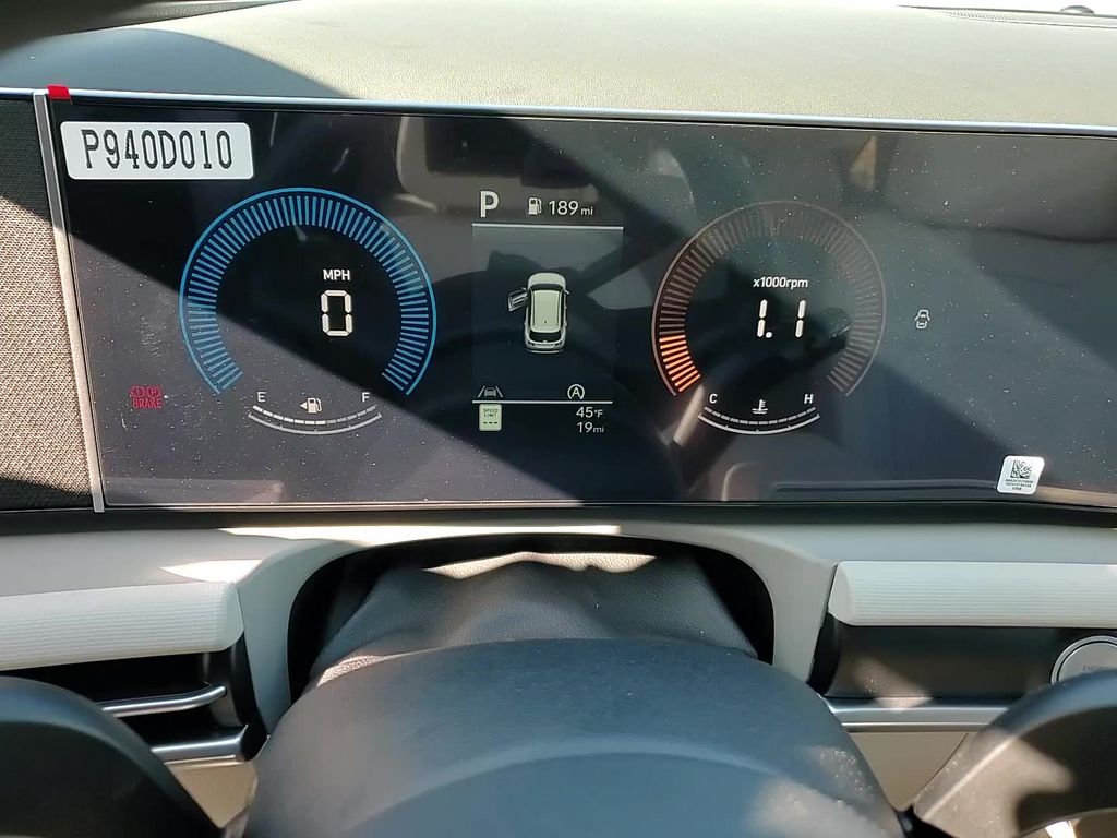 Vehicle image 16 of 24