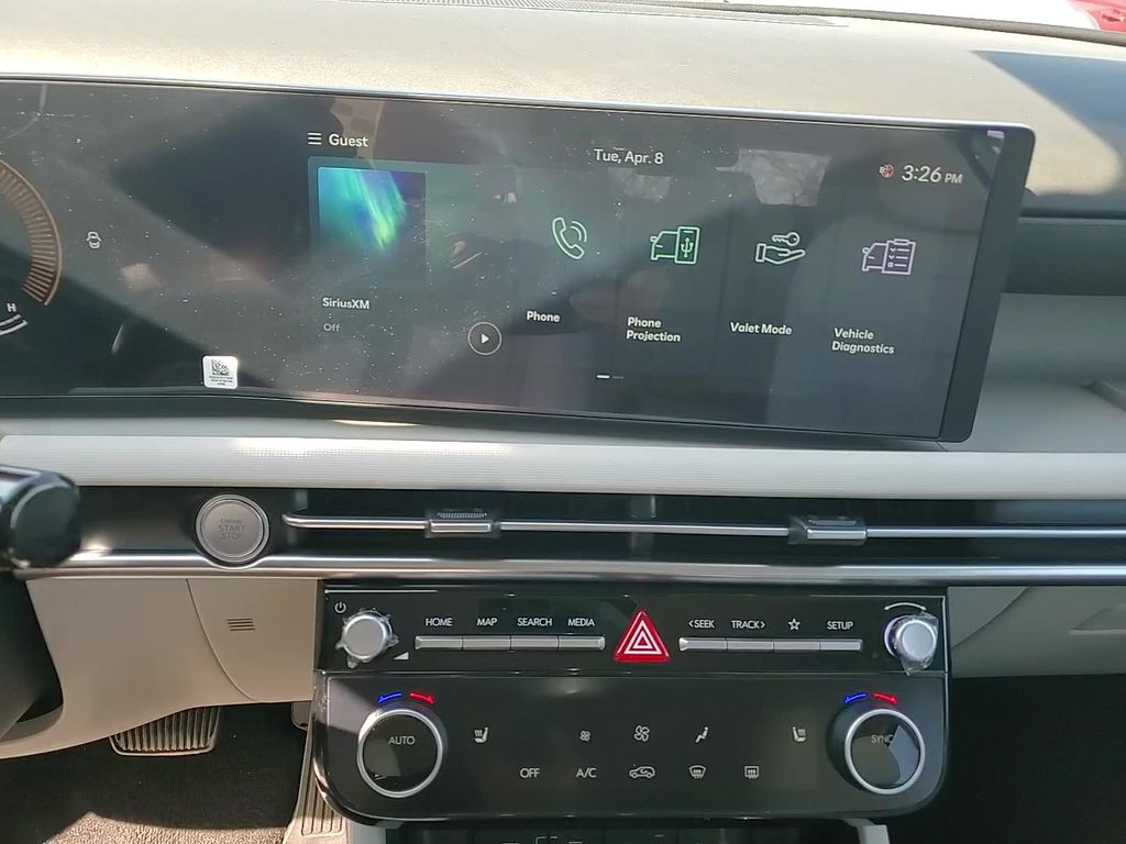 Vehicle image 17 of 24