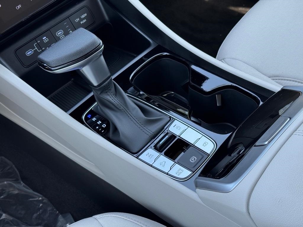 Vehicle image 9 of 12