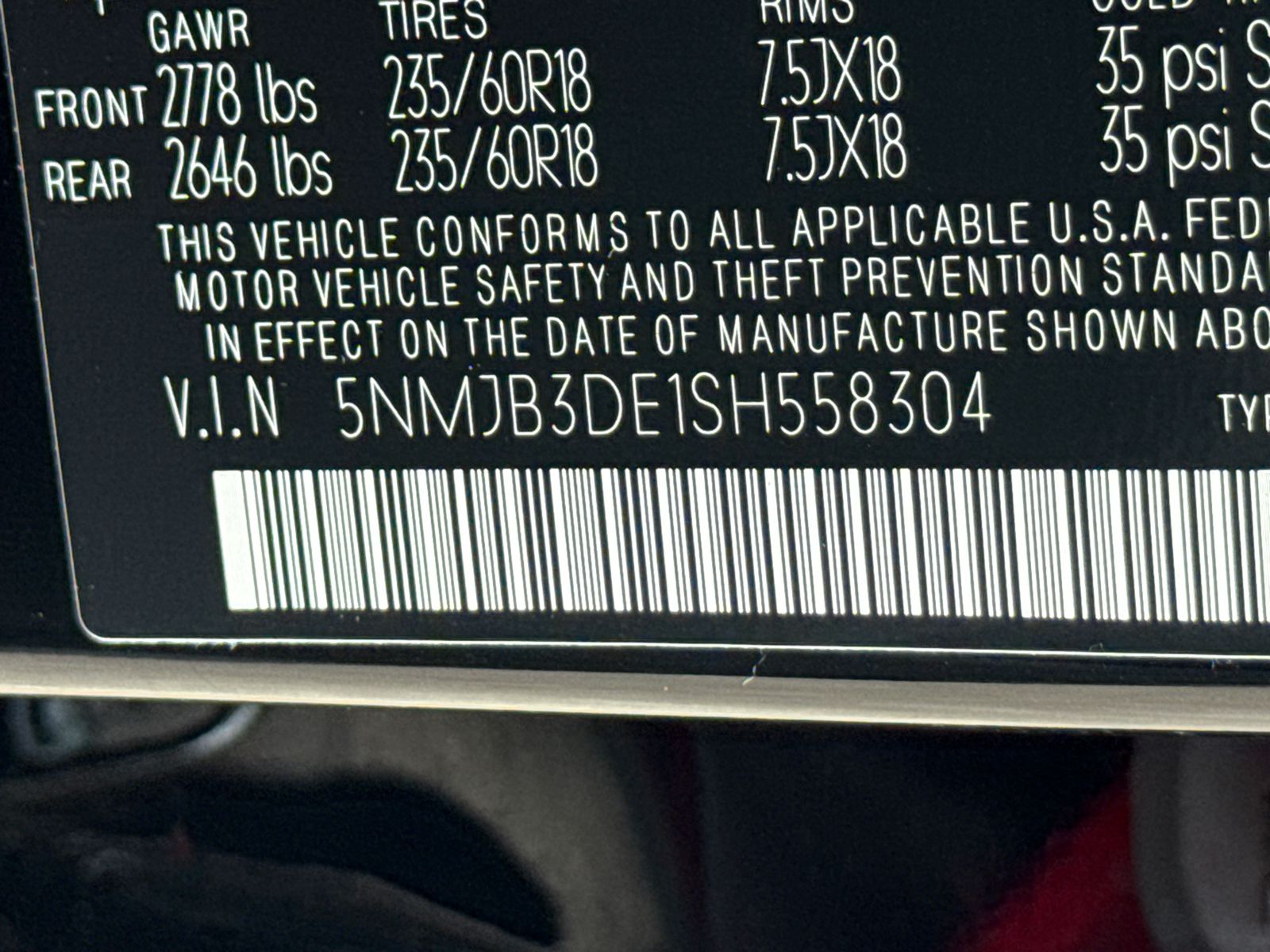 Vehicle image 32 of 40
