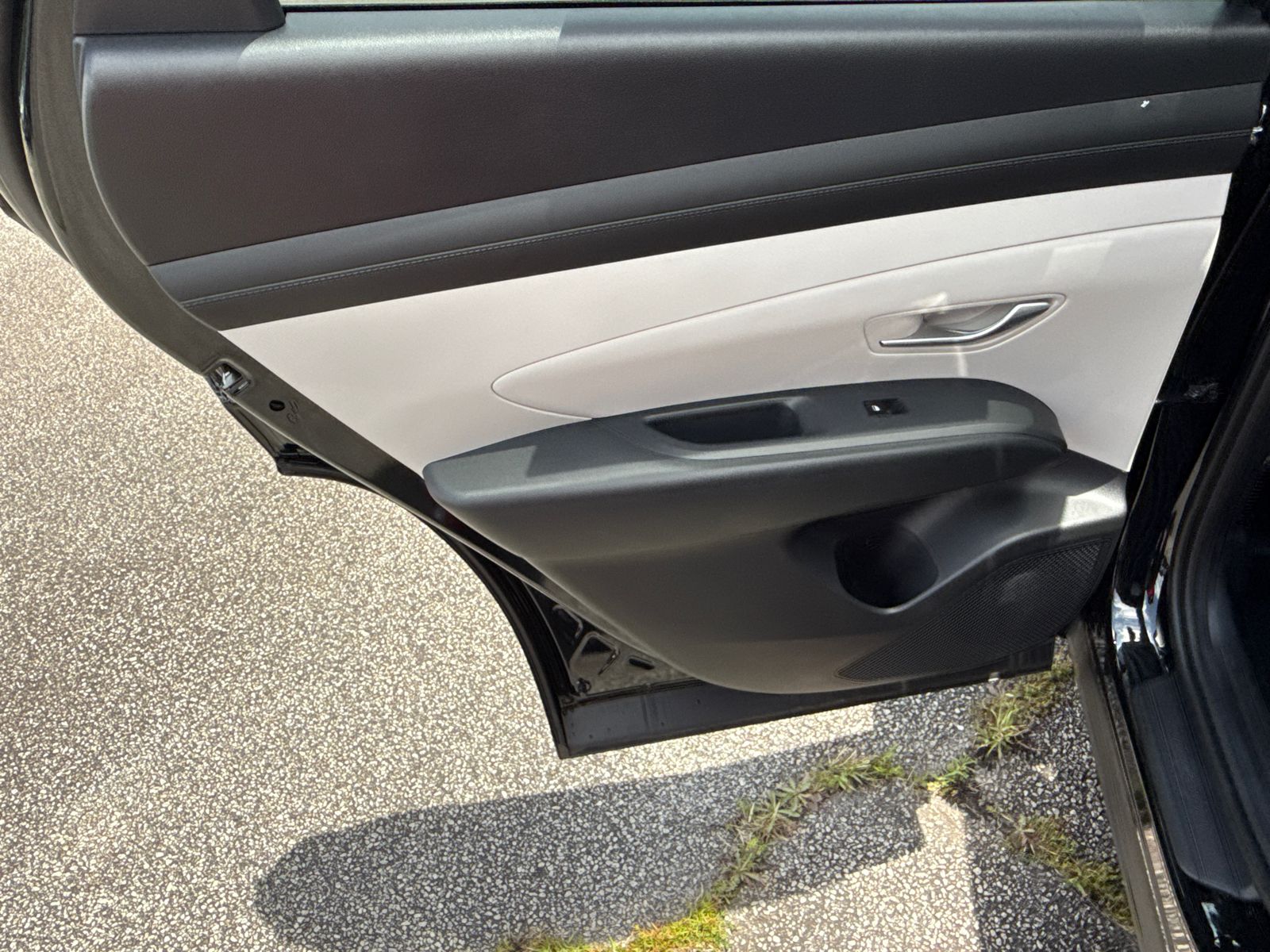 Vehicle image 22 of 40