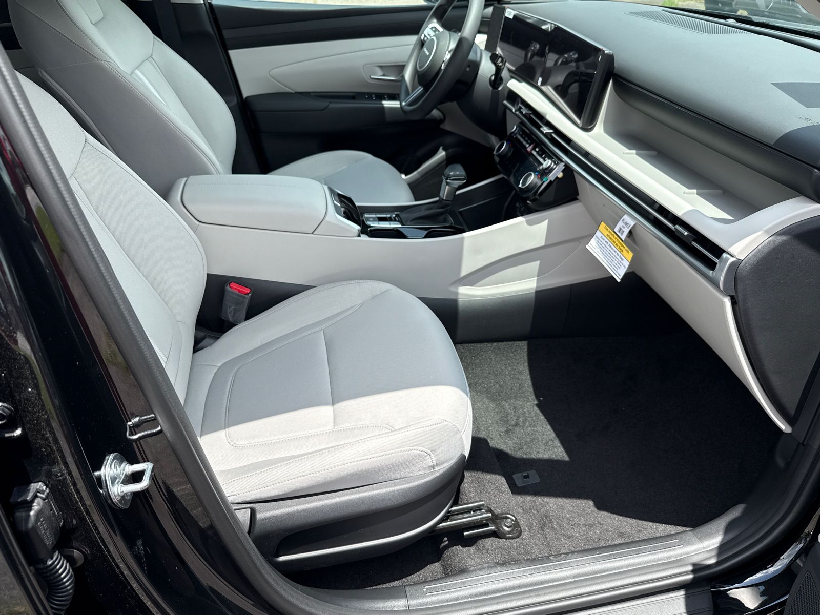 Vehicle image 13 of 40