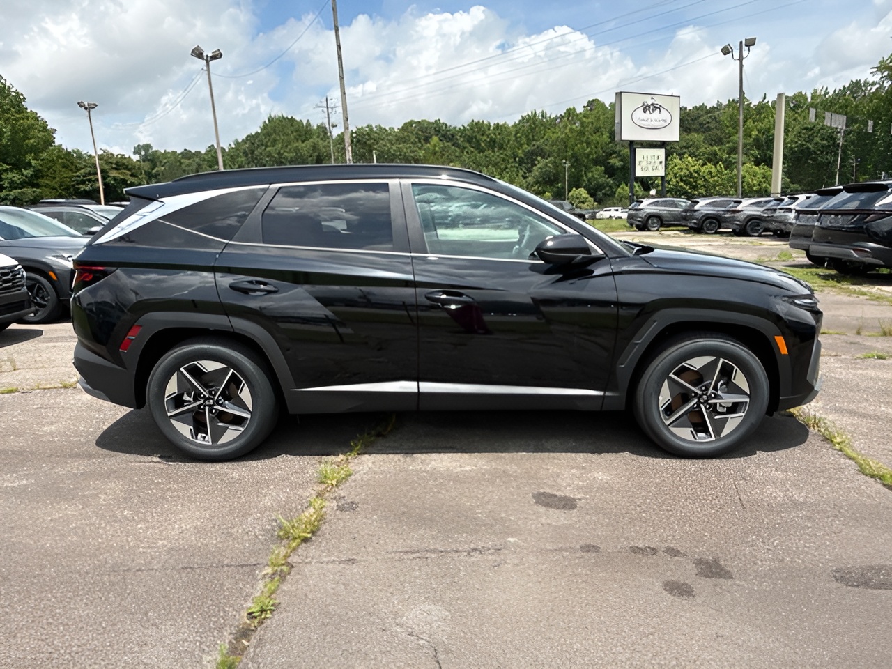 Vehicle image 36 of 40