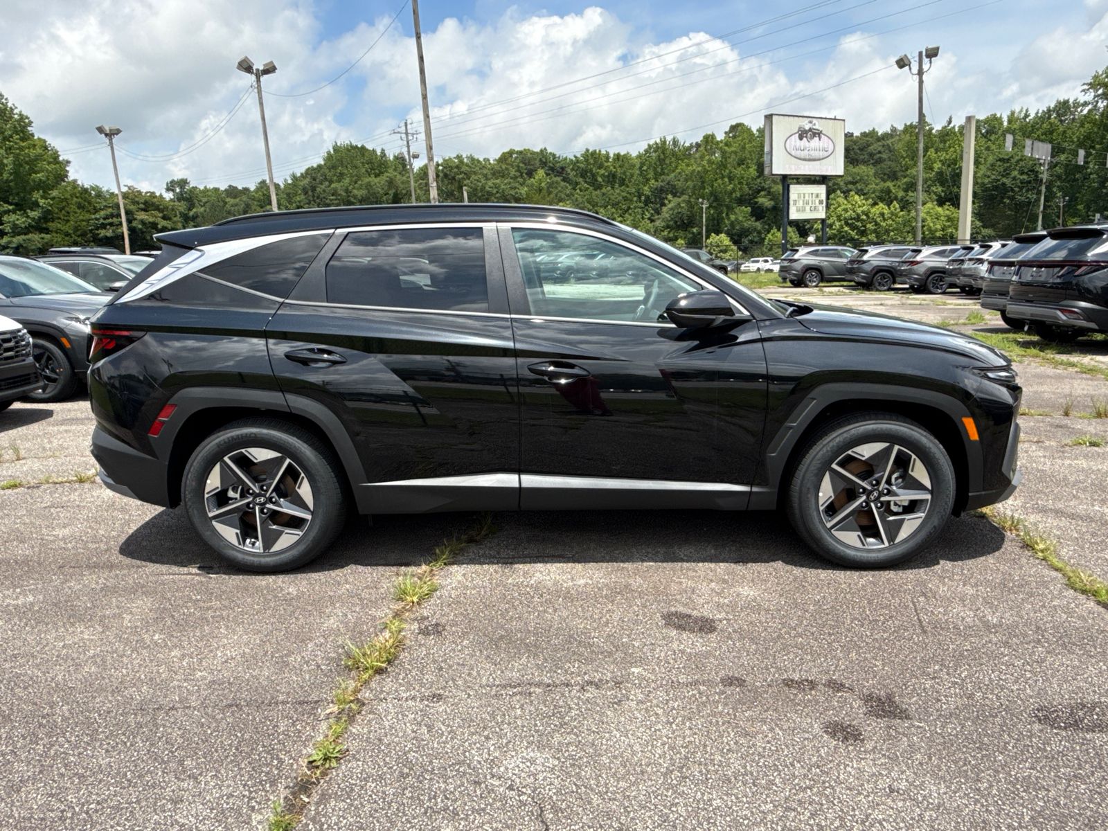 Vehicle image 4 of 40