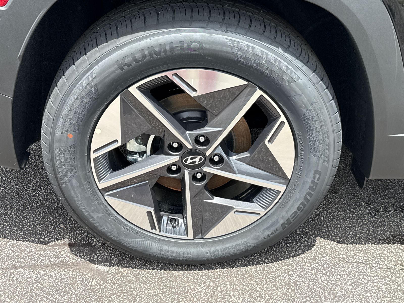 Vehicle image 17 of 40