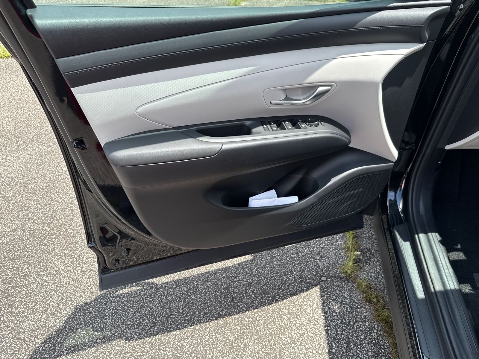 Vehicle image 10 of 40