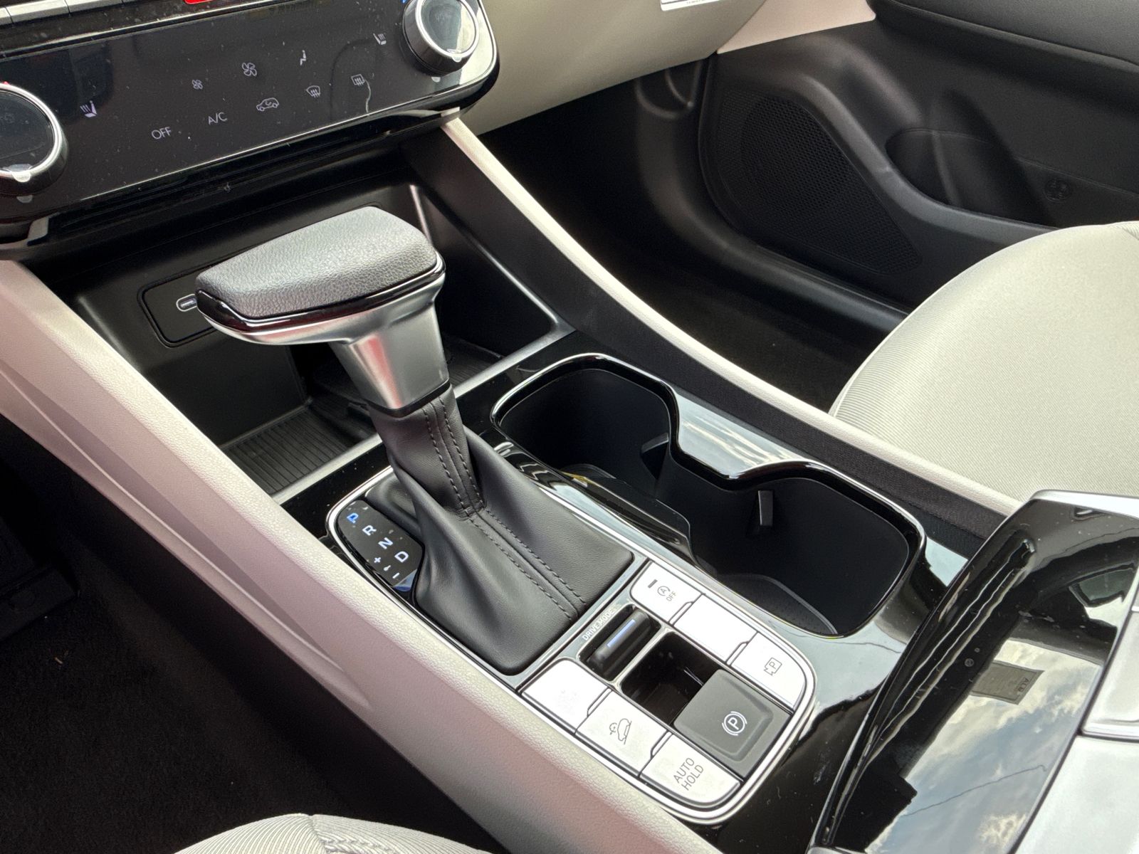 Vehicle image 31 of 40