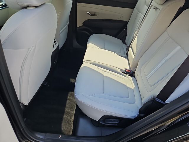 Vehicle image 7 of 12
