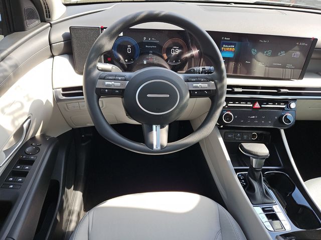 Vehicle image 8 of 12