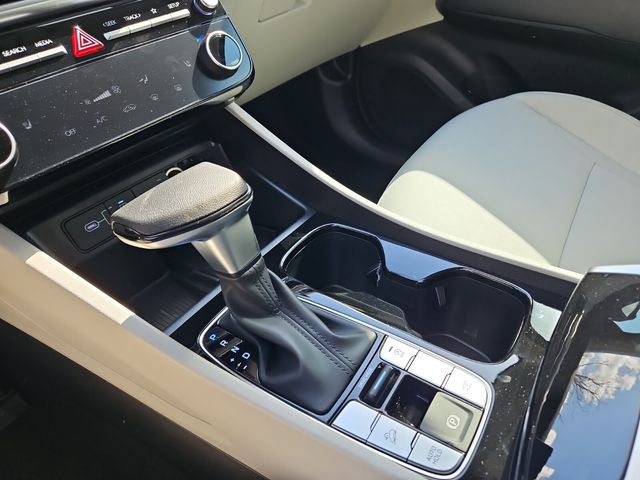 Vehicle image 10 of 12