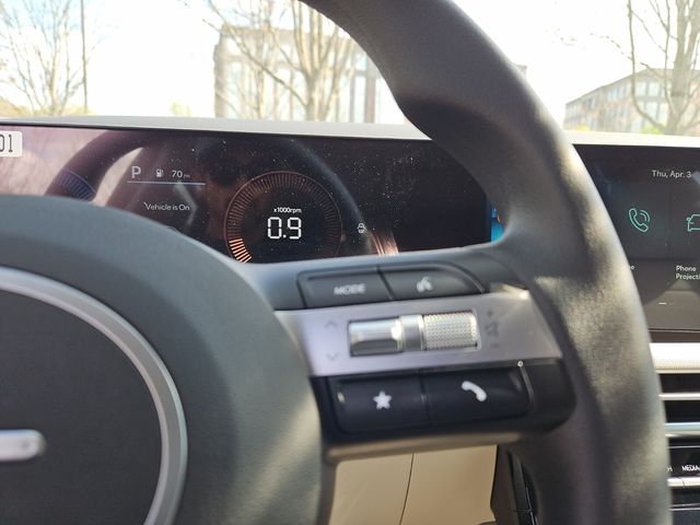 Vehicle image 11 of 12