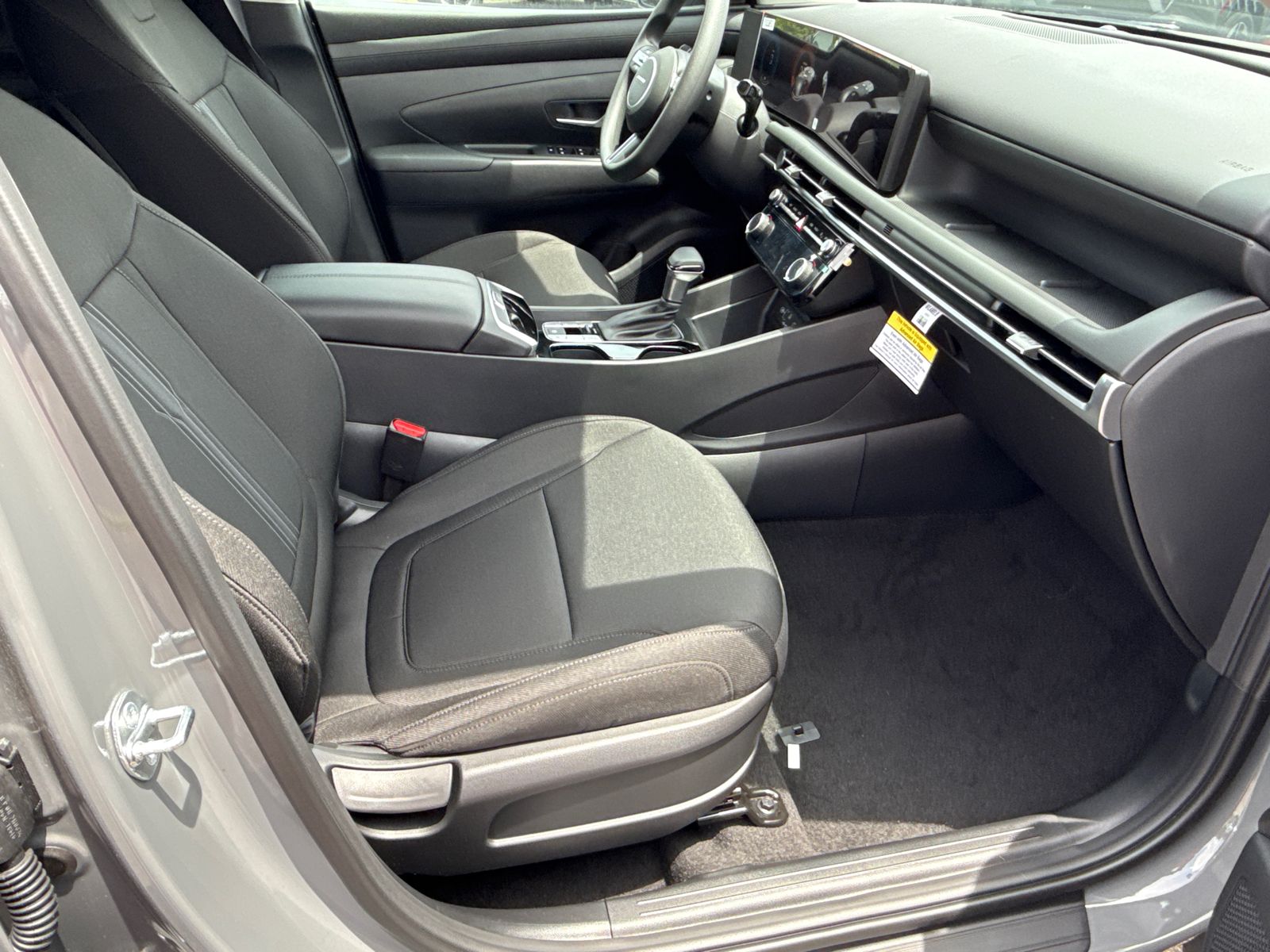 Vehicle image 13 of 40