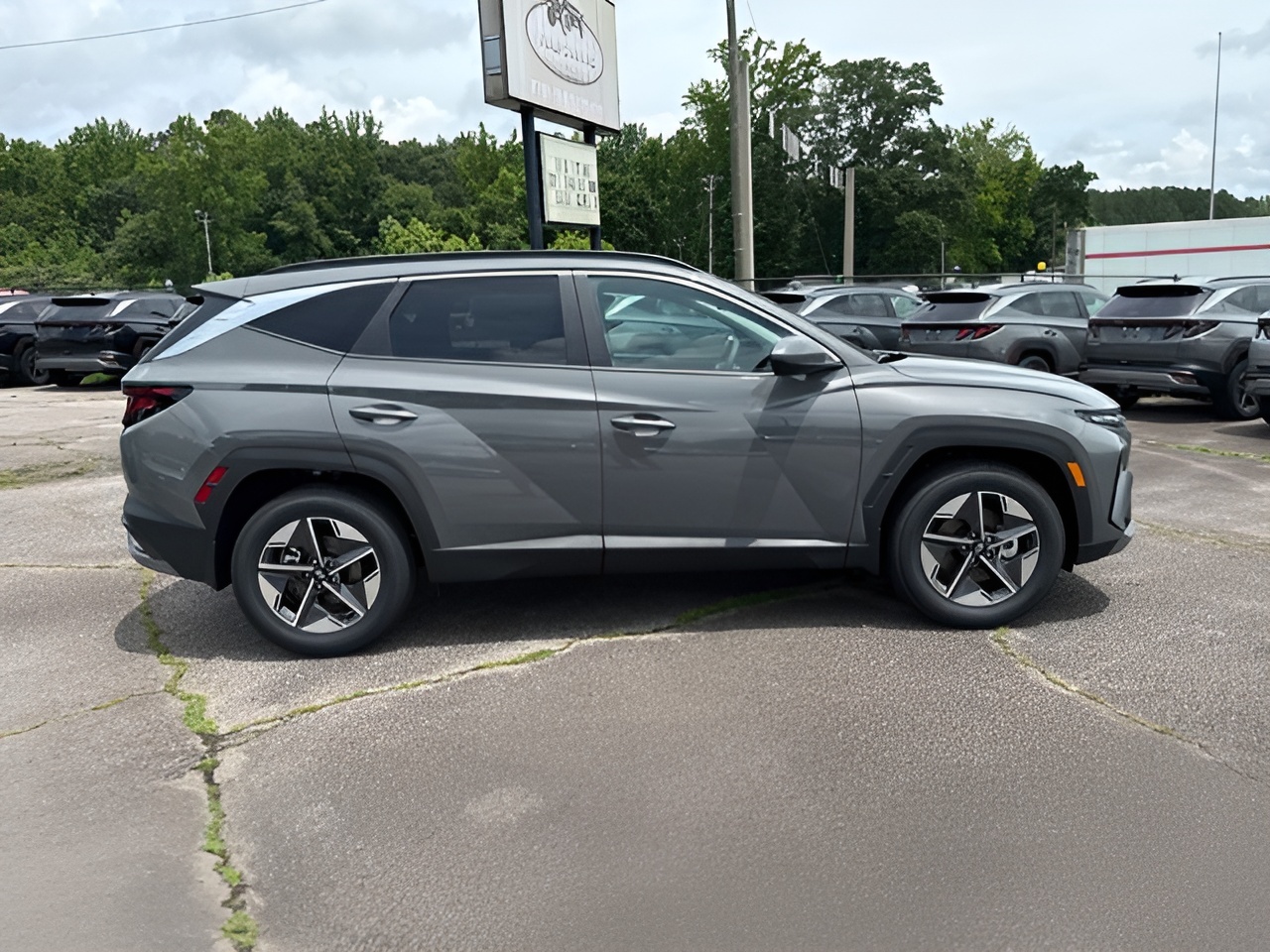 Vehicle image 36 of 40