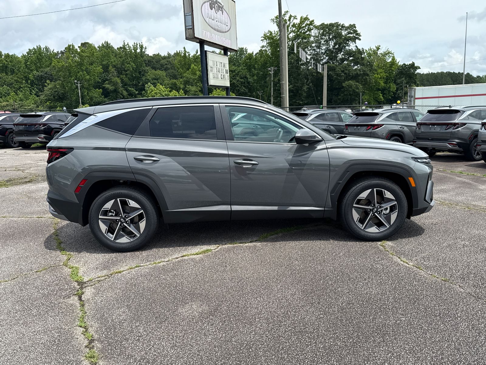 Vehicle image 4 of 40