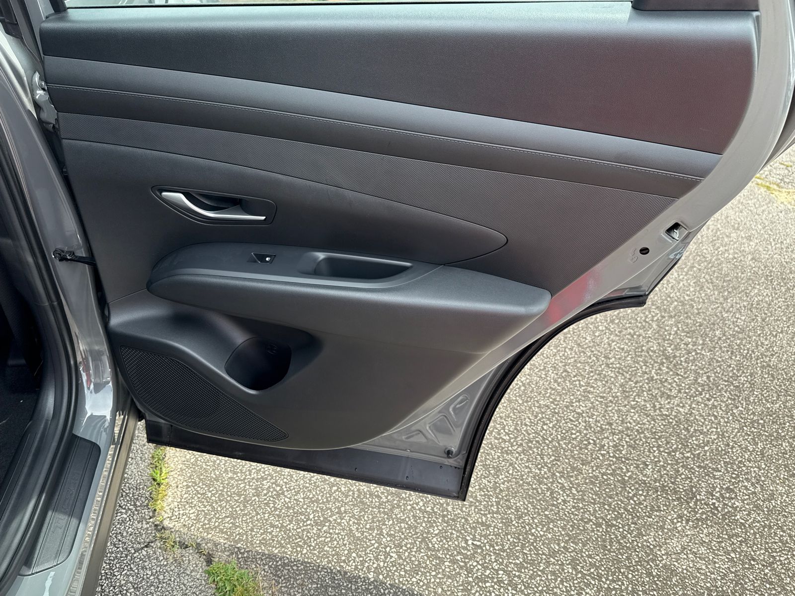 Vehicle image 16 of 40