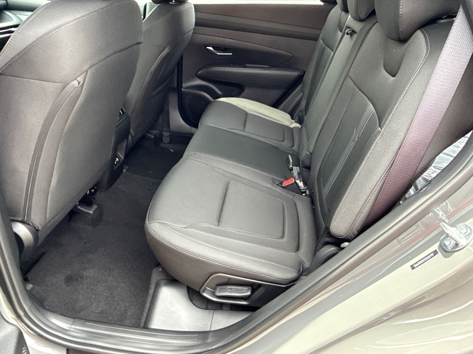 Vehicle image 21 of 40