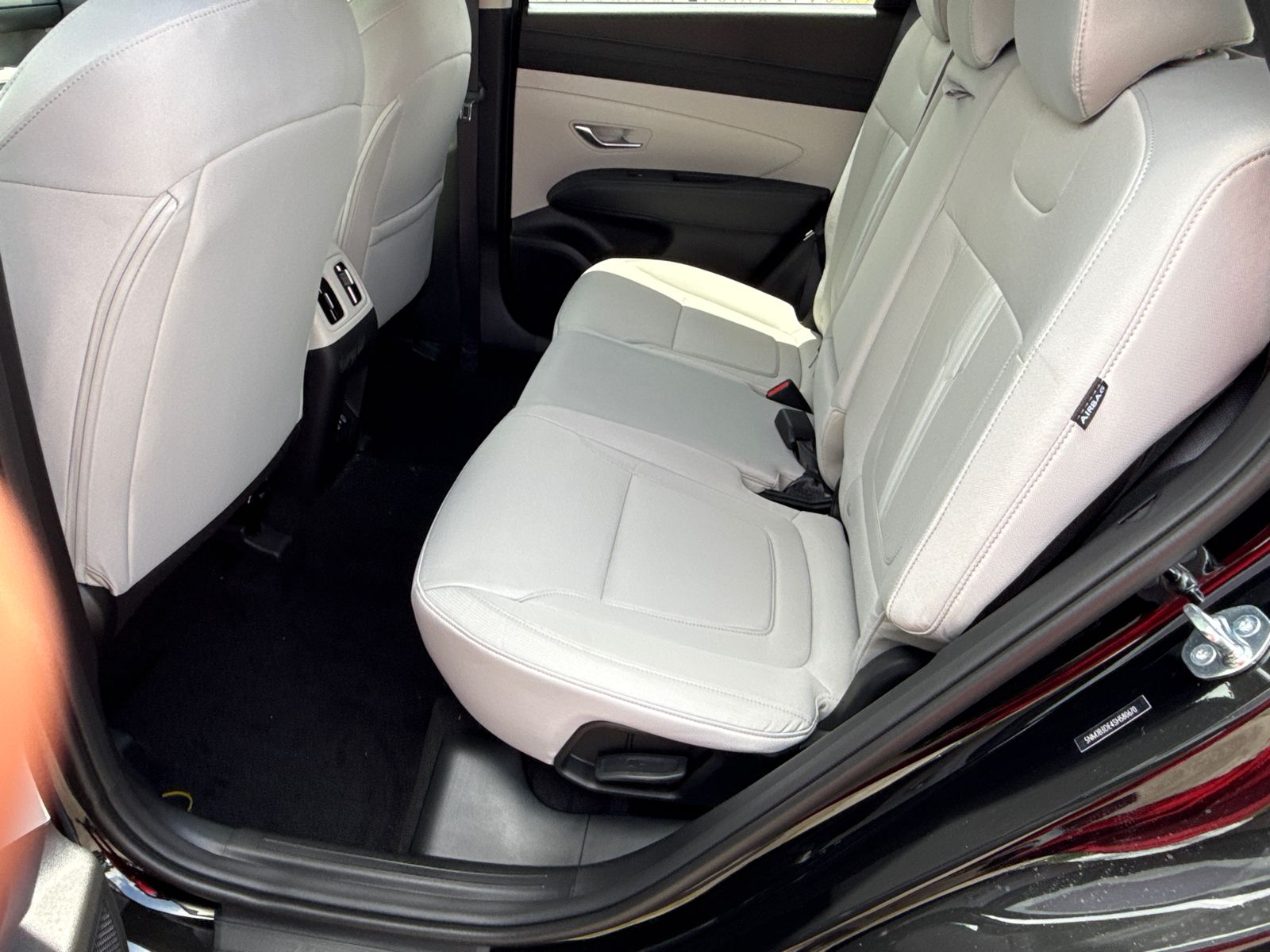 Vehicle image 21 of 40