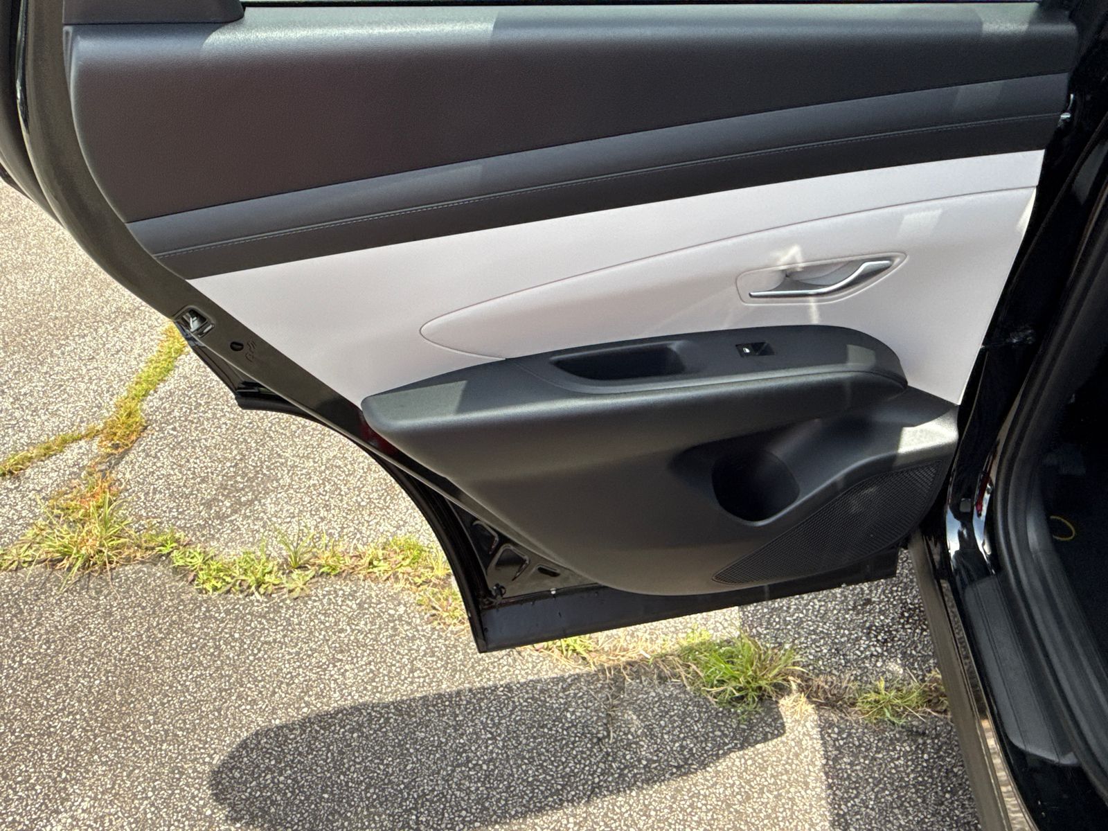 Vehicle image 22 of 40