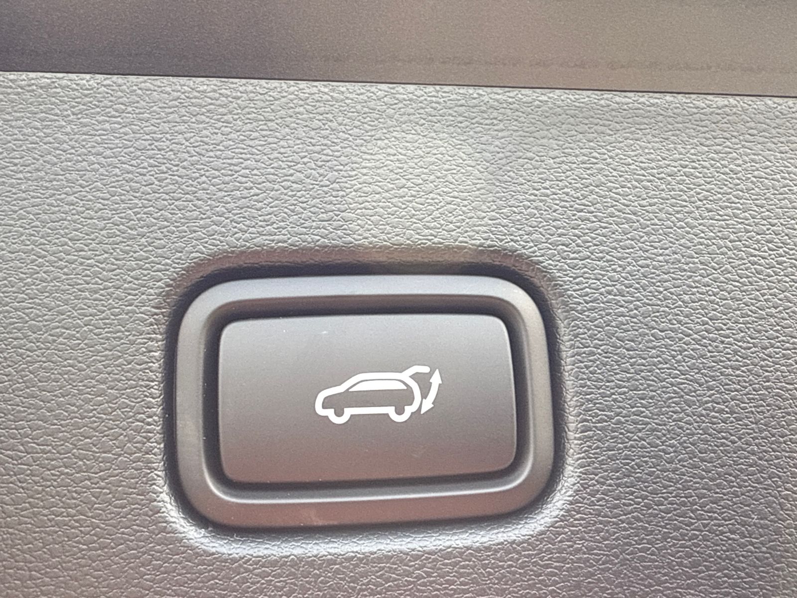 Vehicle image 19 of 40