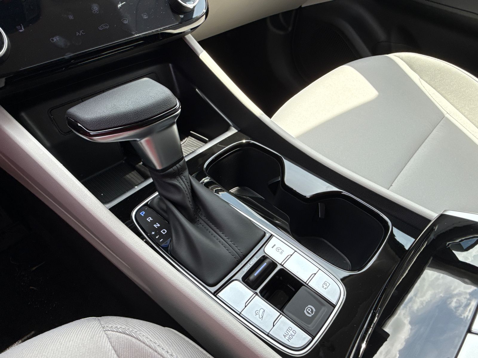 Vehicle image 31 of 40