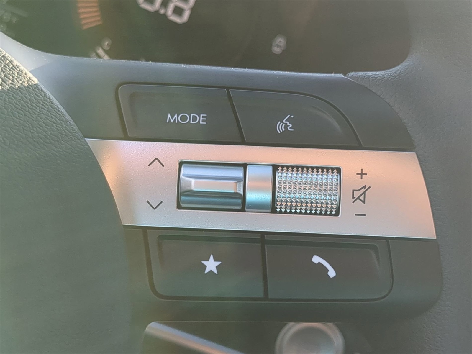 Vehicle image 25 of 38