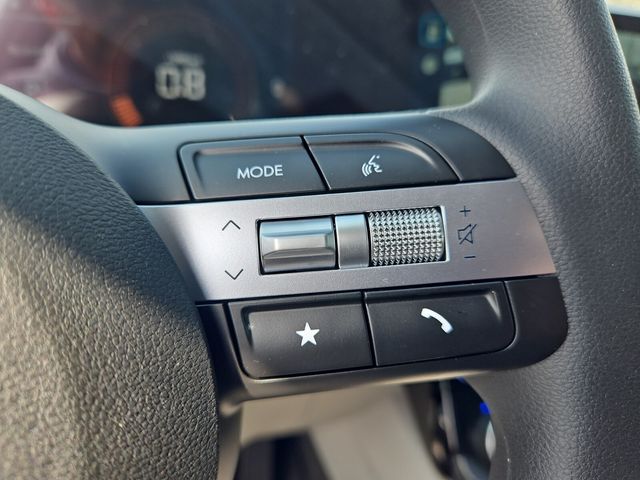 Vehicle image 11 of 12