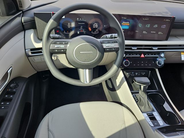 Vehicle image 8 of 12