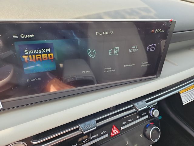 Vehicle image 9 of 12