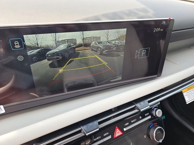Vehicle image 10 of 12