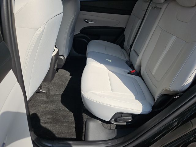 Vehicle image 7 of 12