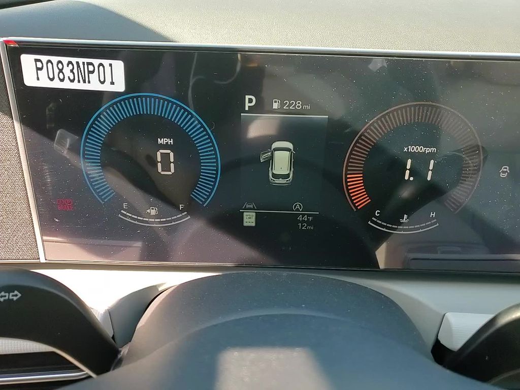 Vehicle image 17 of 24