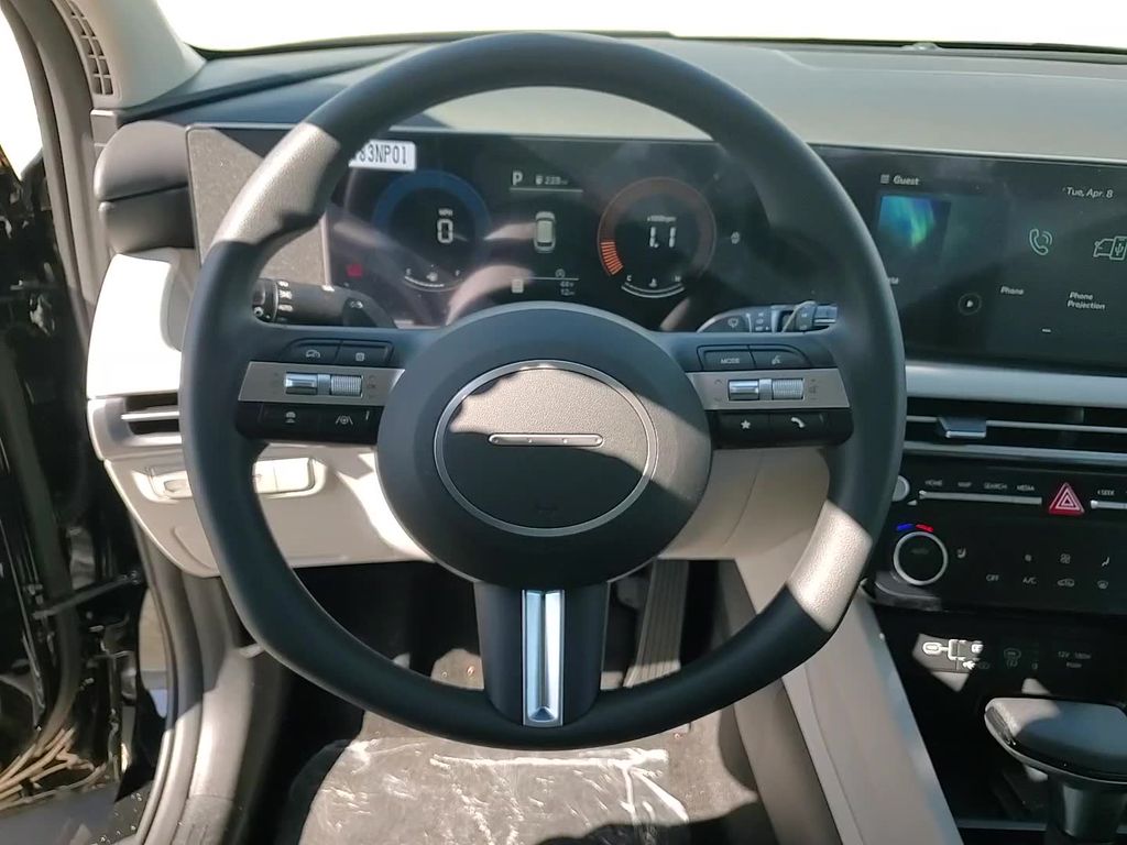 Vehicle image 14 of 24