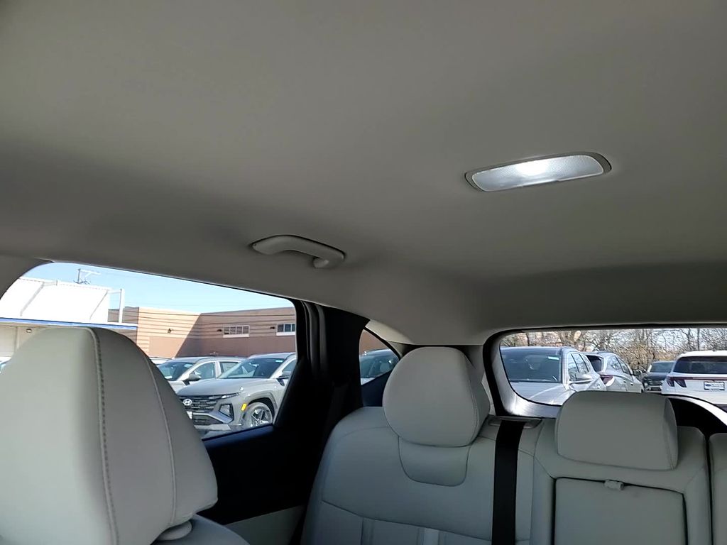 Vehicle image 22 of 24