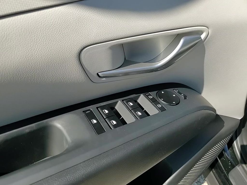 Vehicle image 20 of 24