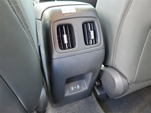 Vehicle image 9 of 36