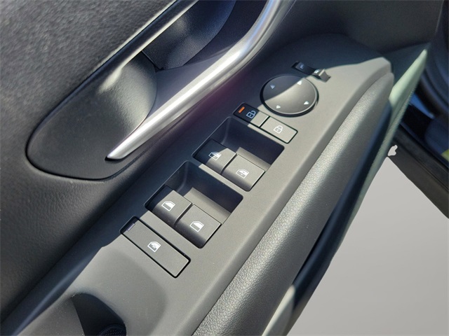 Vehicle image 10 of 36