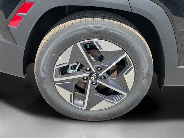 Vehicle image 32 of 36