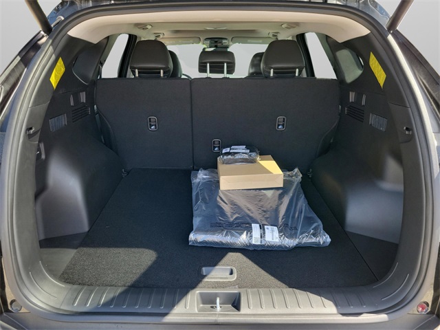 Vehicle image 31 of 36