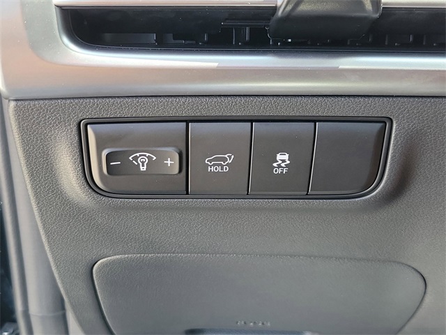 Vehicle image 26 of 36
