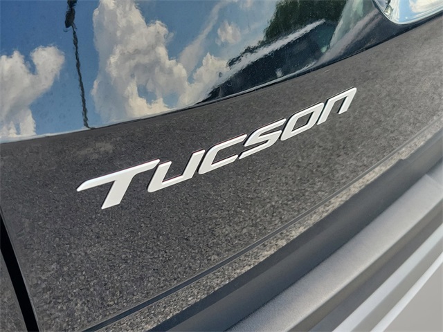 Vehicle image 33 of 37