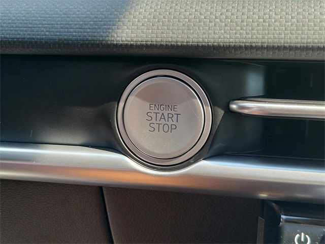 Vehicle image 26 of 37