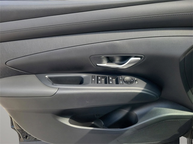 Vehicle image 11 of 37